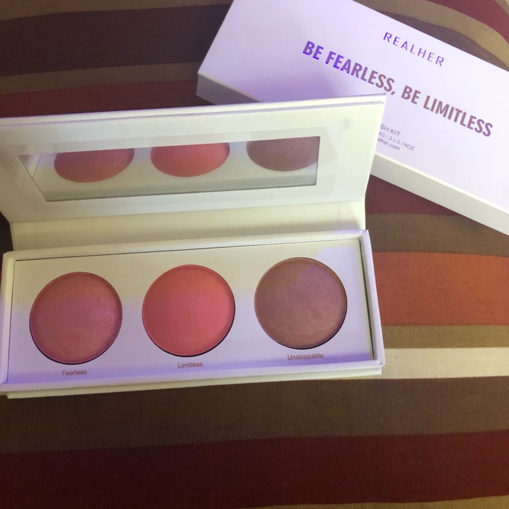 Realher Blush Pallet